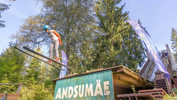 FOTOD Rekonstrueeritud suusahüppemäel harjutati hüppeid ja kuulutati välja möödunud õppeaasta parimad